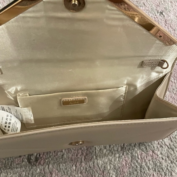 Aldo bone colored evening clutch (minus the leather) - Picture 2 of 2
